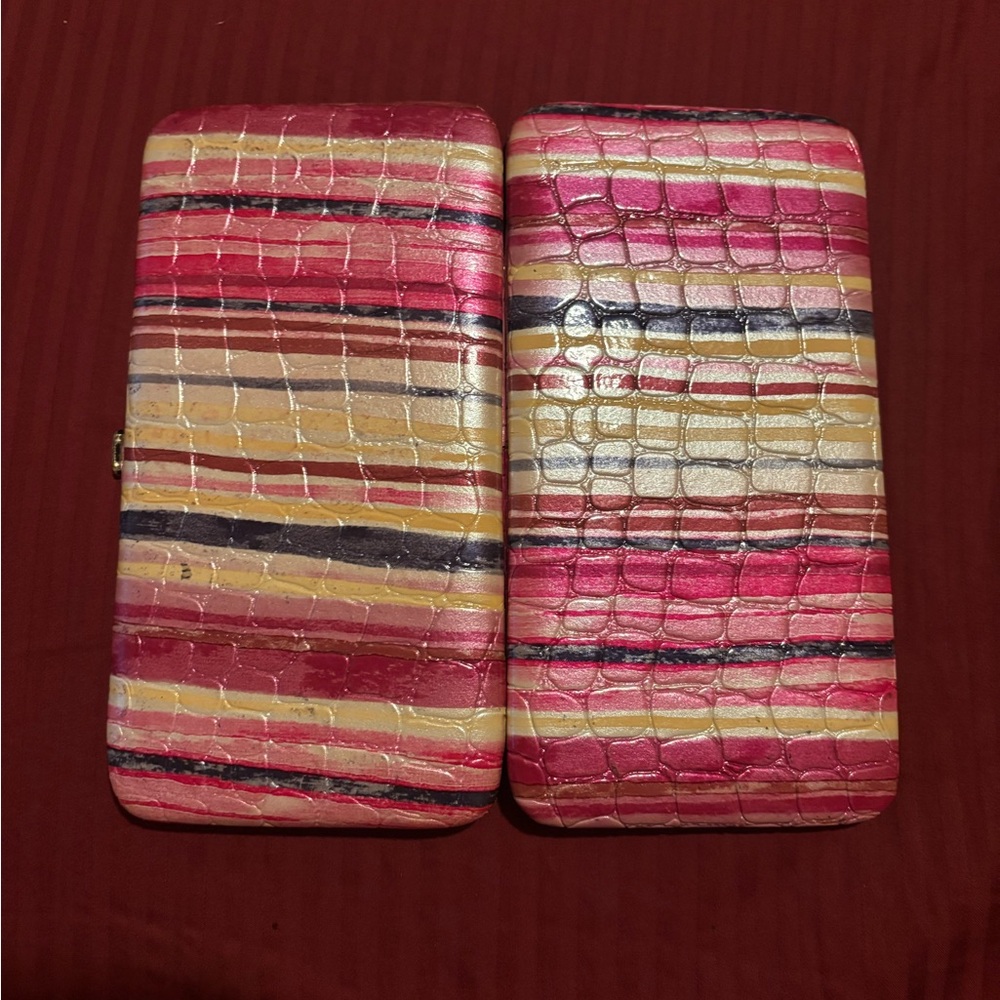 Striped Crocodile Pattern Wallet - Picture 2 of 3